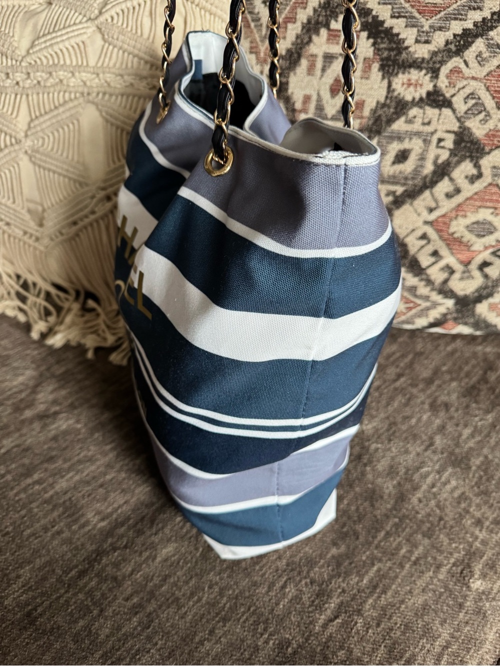 🩶🩶BRAND NEW XL FASHION TOTE🩶🩶 - Picture 4 of 6